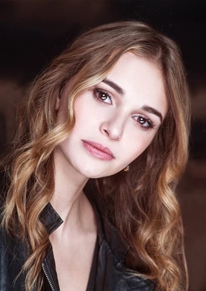 Nikki Roumel photo