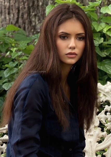 Nina Dobrev photo