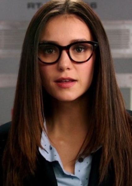 Nina Dobrev photo