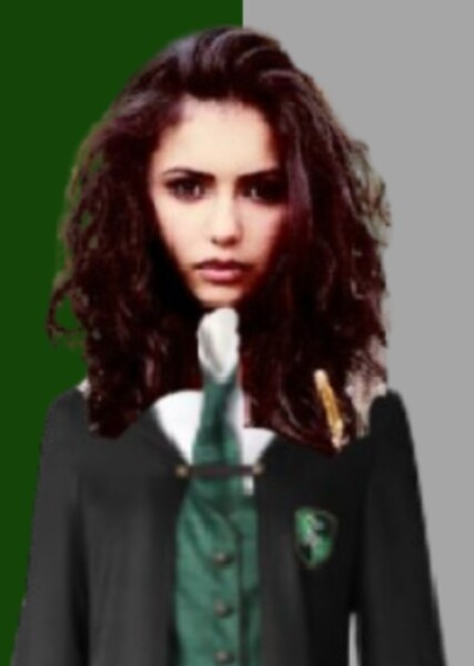 Nina Dobrev photo
