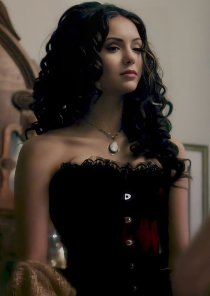 Nina Dobrev