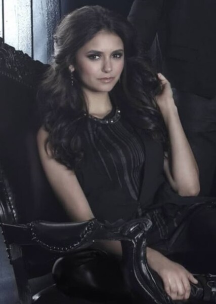 Nina Dobrev photo
