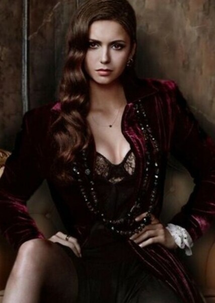 Nina Dobrev photo