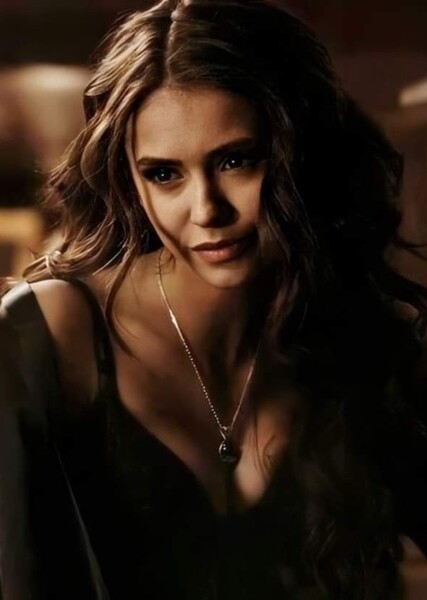 Nina Dobrev photo