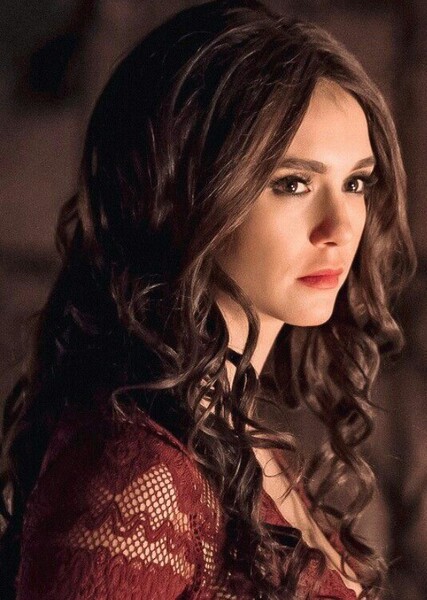 Nina Dobrev photo