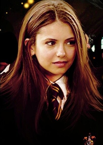 Nina Dobrev photo