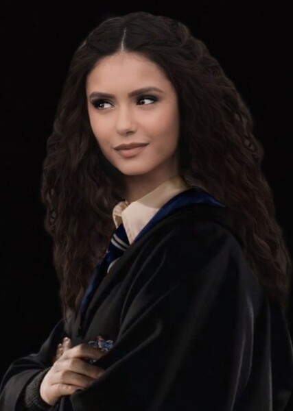 Nina Dobrev photo