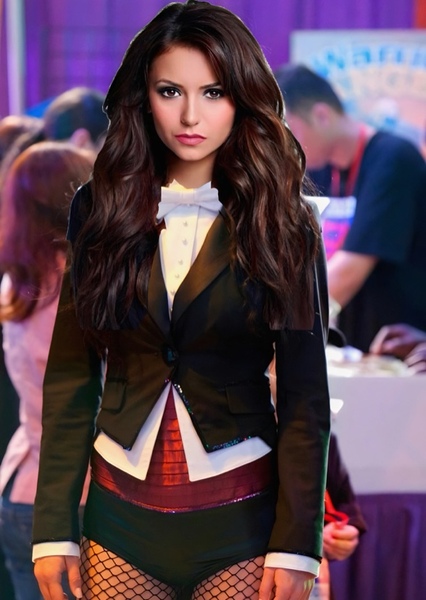 Nina Dobrev photo