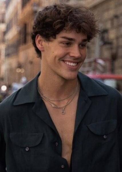 Noah Beck photo