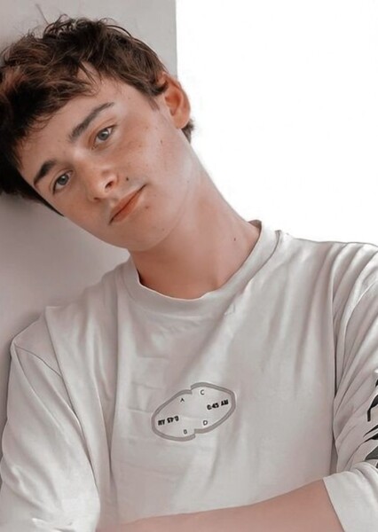 Noah Cameron Schnapp photo