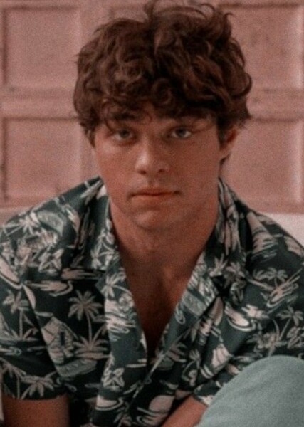 Noah Centineo photo