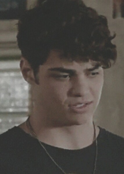 Noah Centineo photo