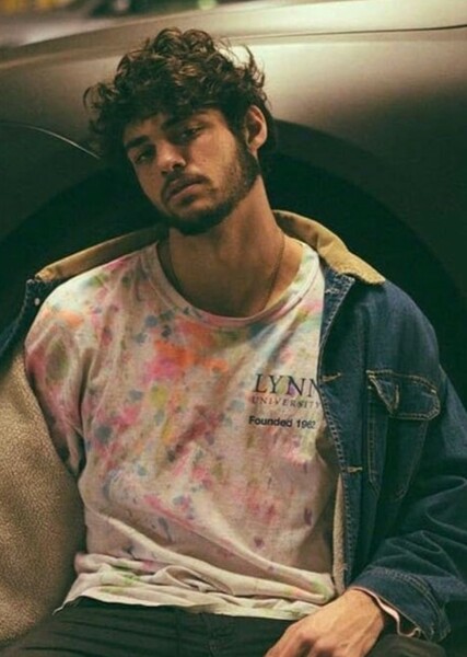 Noah Centineo photo