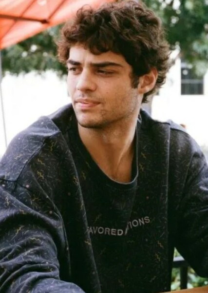 Noah Centineo photo