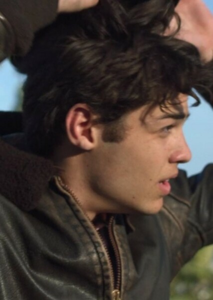 Noah Centineo photo