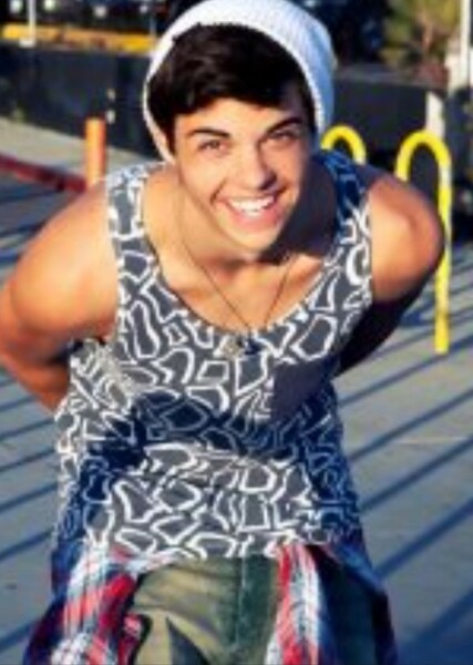 Noah Centineo photo
