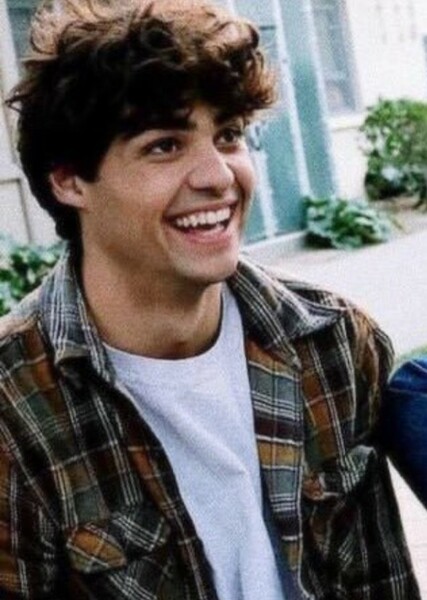 Noah Centineo photo