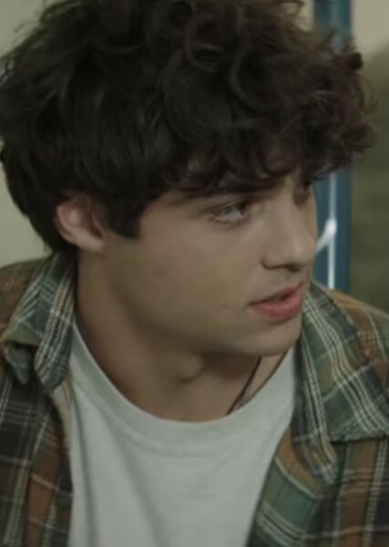 Noah Centineo photo