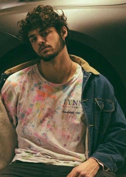 Noah Centineo photo
