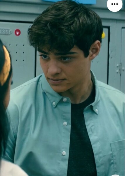 Noah Centineo photo
