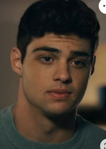 Noah Centineo photo