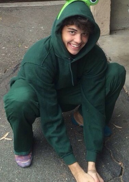 Noah Centineo photo