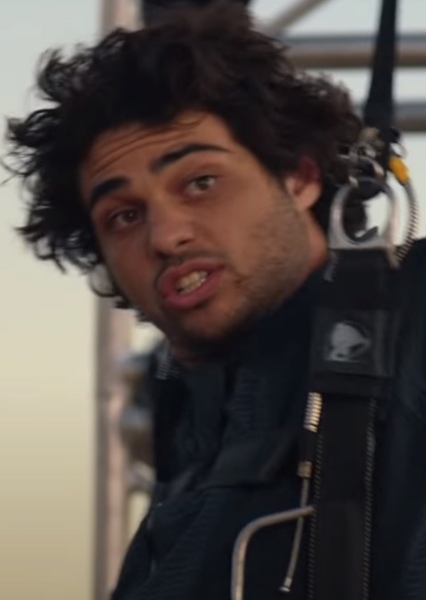 Noah Centineo photo