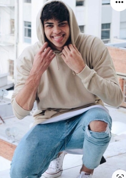 Noah Centineo photo