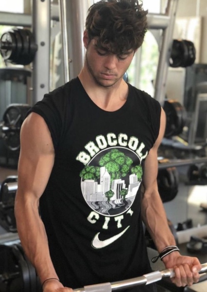 Noah Centineo photo