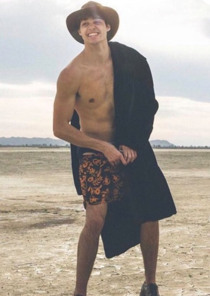 Noah Centineo photo