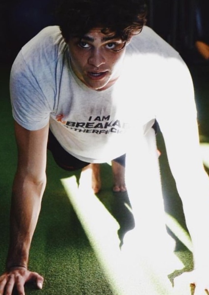 Noah Centineo photo