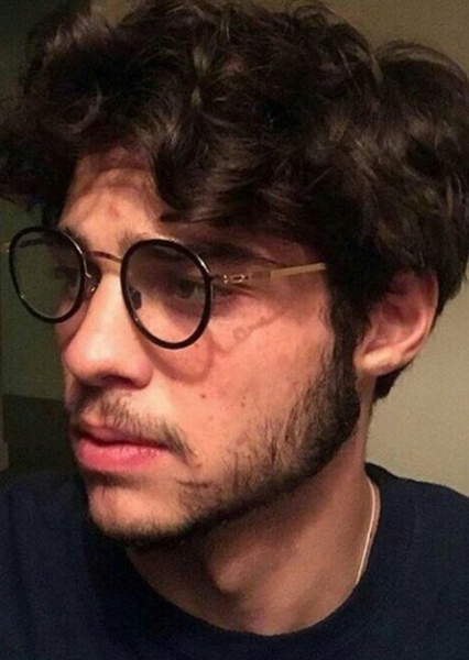 Noah Centineo photo