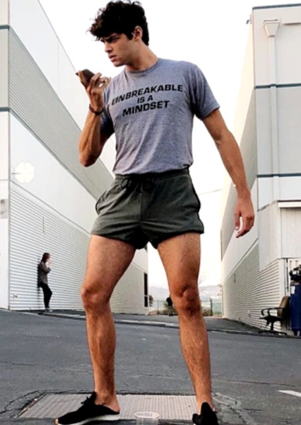 Noah Centineo photo