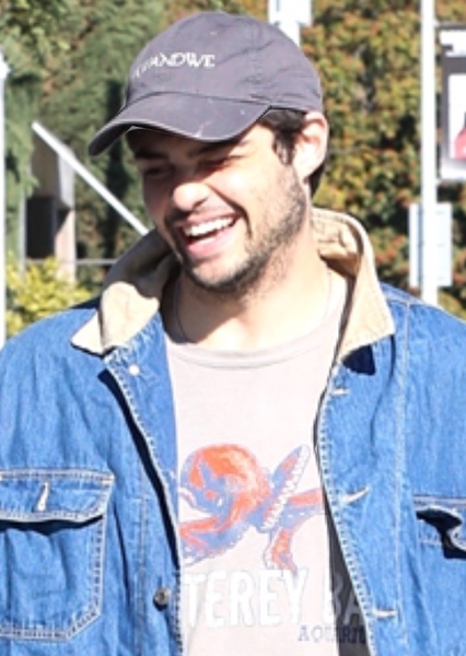 Noah Centineo photo