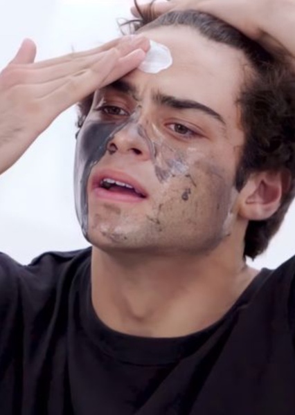 Noah Centineo photo