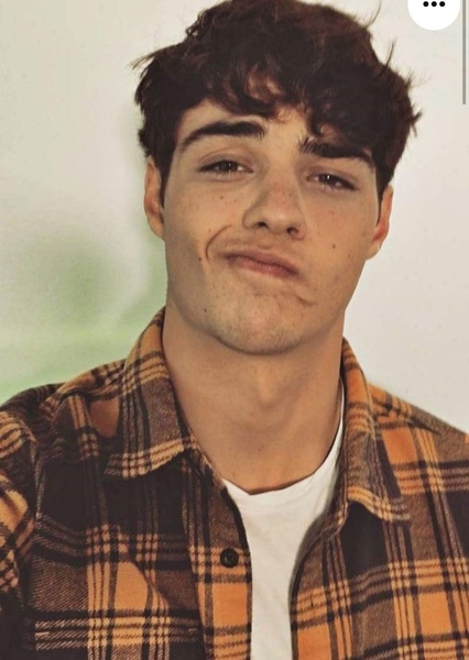Noah Centineo photo