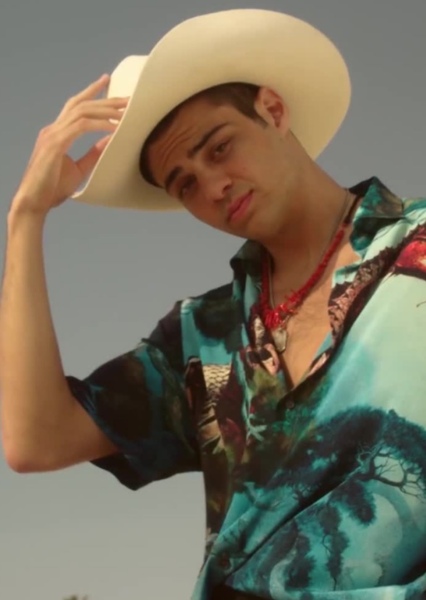 Noah Centineo photo