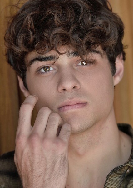 Noah Centineo photo