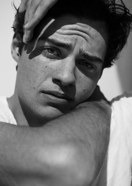 Noah Centineo photo