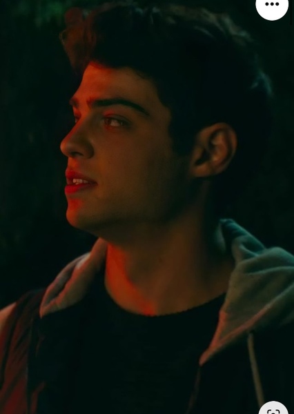 Noah Centineo photo