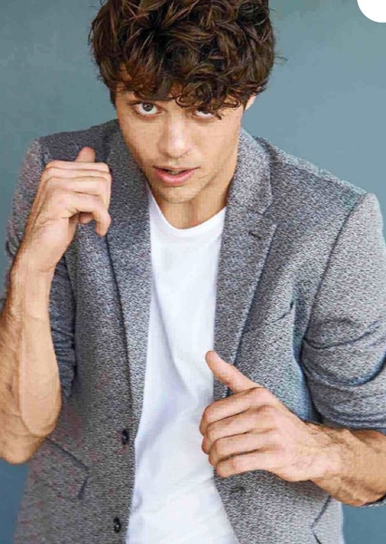 Noah Centineo photo