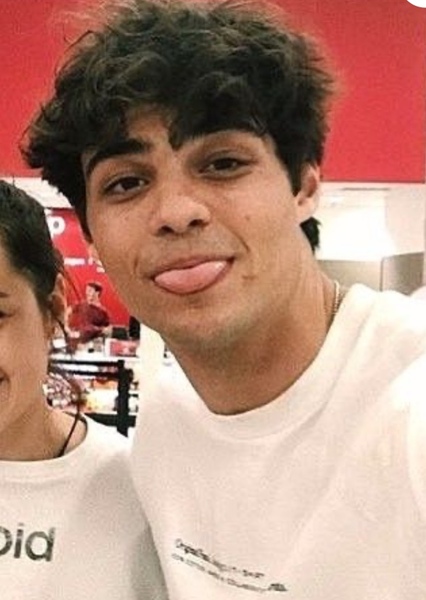 Noah Centineo photo