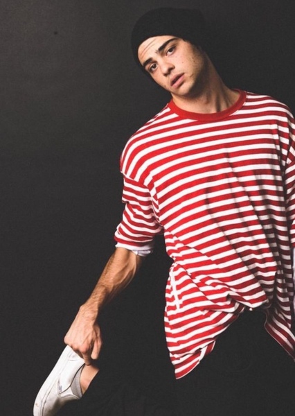 Noah Centineo photo