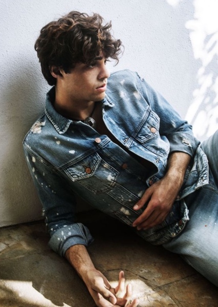 Noah Centineo photo