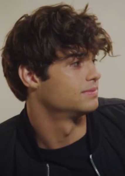 Noah Centineo photo
