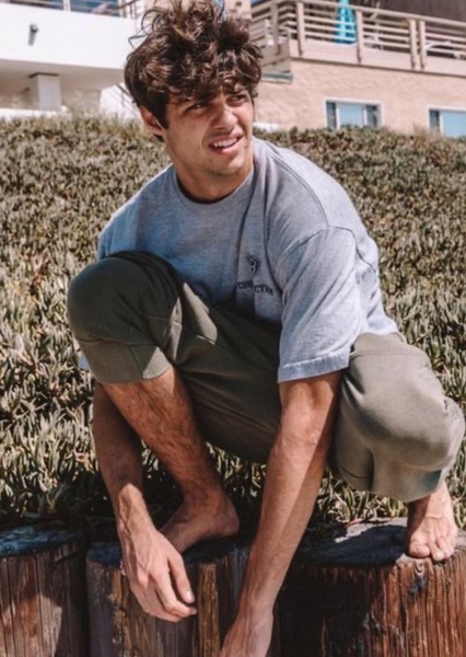 Noah Centineo photo