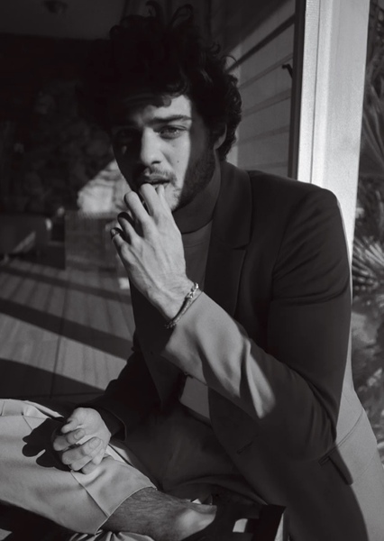Noah Centineo photo
