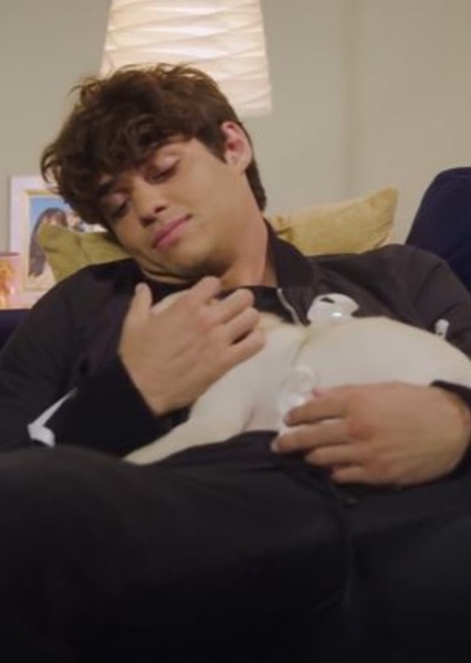 Noah Centineo photo
