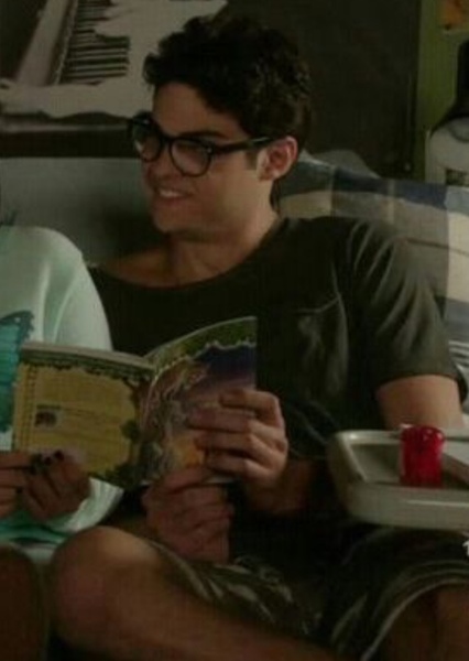 Noah Centineo photo