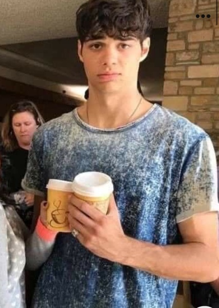 Noah Centineo photo